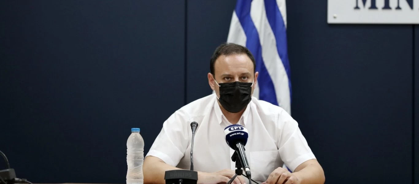 Κατηγορεί τους νέους ο Γ.Μαγιορκίνης: «Από αυτούς ξεκίνησε το τέταρτο κύμα του κορωνοϊού»